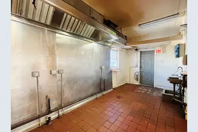 202 Neponset Valley Pkwy, Boston, MA 02136 - Photo 9