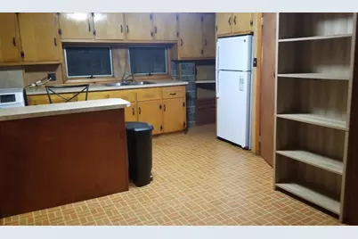 296 Pelham St, Methuen, MA 01844 - Photo 19