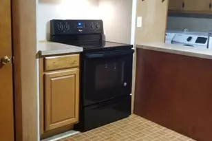 296 Pelham St, Methuen, MA 01844 - Photo 21