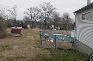 296 Pelham St, Methuen, MA 01844 - Photo 31