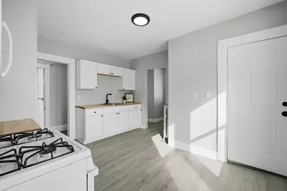 15-17 Sycamore St, Springfield, MA 01109 - Photo 5