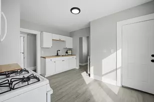 15-17 Sycamore St, Springfield, MA 01109 - Photo 5