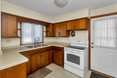 30 Llewellyn Dr, Westfield, MA 01085 - Photo 5