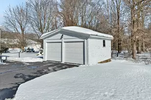 1563 Bridge St, Dracut, MA 01826 - Photo 5