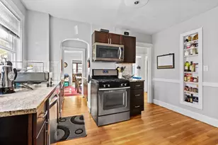 28 Warwick Rd, Watertown, MA 02472 - Photo 3