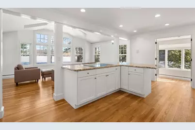 31 College Road, Wellesley, MA 02482 - Photo 7