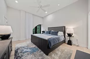 2420 Beacon St, Boston, MA 02467 - Photo 17