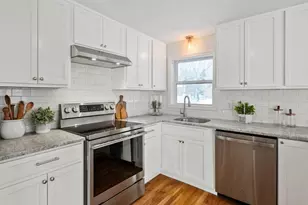 119 Van Norden Rd, Reading, MA 01867 - Photo 11