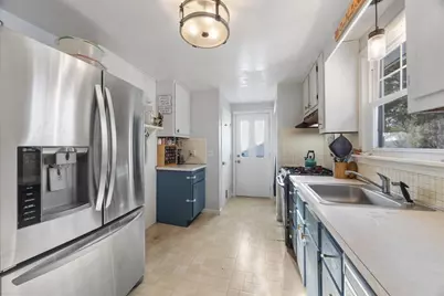 44 Arapahoe Rd, Bellingham, MA 02019 - Photo 9