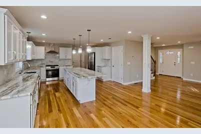 42 Loopley, Ludlow, MA 01056 - Photo 3