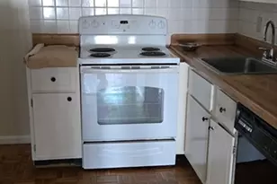 668 Robbins Ave, Dracut, MA 01826 - Photo 3