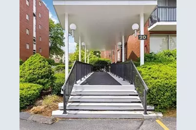 20 Hammond Pond Parkway #305, Newton, MA 02467 - Photo 3