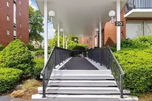 20 Hammond Pond Pkwy, Newton, MA 02467 - Photo 3