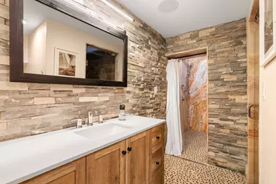 6 Henchman St #4-6, Boston, MA 02113 - Photo 15