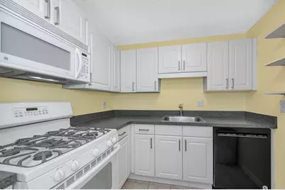 351 Pawtucket Blvd #3, Lowell, MA 01854 - Photo 3