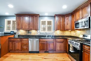 46 Lilac Ave, Somerset, MA 02726 - Photo 5