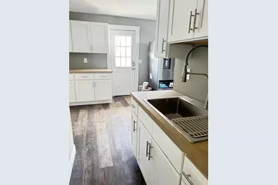 41 Lynwood Ave, Holyoke, MA 01040 - Photo 5