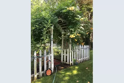 827 Pike Ave, Attleboro, MA 02703 - Photo 15