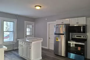 14 Florence St, Leominster, MA 01453 - Photo 5