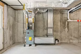 181 Tarkiln Pl, New Bedford, MA 02745 - Photo 27