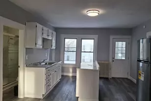 14 Florence St, Leominster, MA 01453 - Photo 5