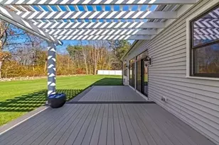 73 Raymond, Raynham, MA 02767 - Photo 27