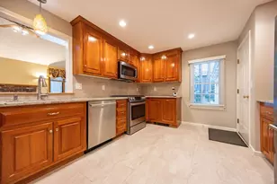 261 Rolling Meadow Dr, Holliston, MA 01746 - Photo 5