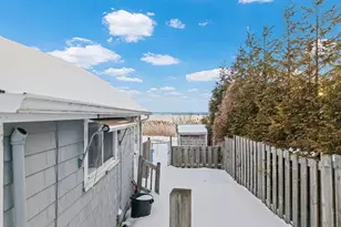 27 Bayview Ave, Fairhaven, MA 02719 - Photo 19