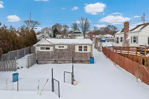 27 Bayview Ave, Fairhaven, MA 02719 - Photo 11