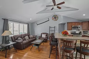 1706 Brayton Point Rd, Somerset, MA 02726 - Photo 9