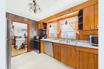 10 Jefferson Ave, Taunton, MA 02780 - Photo 13