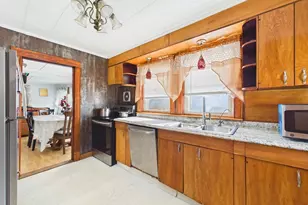 10 Jefferson Ave, Taunton, MA 02780 - Photo 13