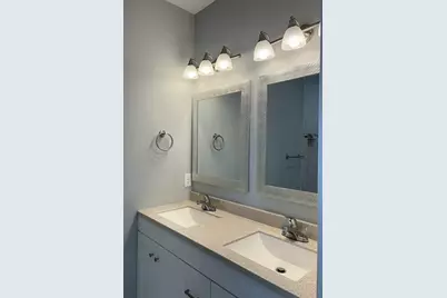 184 Avenue C #M3, Woonsocket, RI 02828 - Photo 5