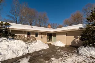 4 Curwen Rd, Peabody, MA 01960 - Photo 3