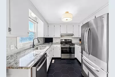 551 Hildreth St #10, Dracut, MA 01826 - Photo 3