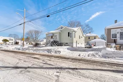 677 Oak Grove Ave, Fall River, MA 02720 - Photo 3