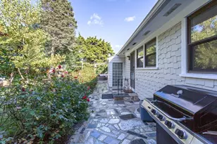 209 Jarry St, New Bedford, MA 02745 - Photo 7