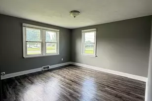 8 Greylock St, Westfield, MA 01085 - Photo 3