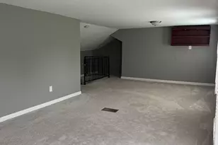 8 Greylock St, Westfield, MA 01085 - Photo 7