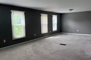 8 Greylock St, Westfield, MA 01085 - Photo 5