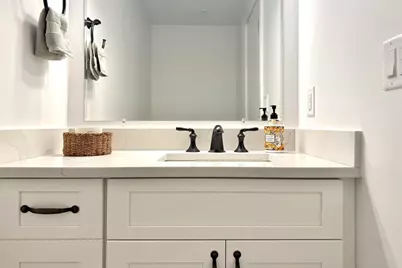 165 Everett St #7, Boston, MA 02128 - Photo 21