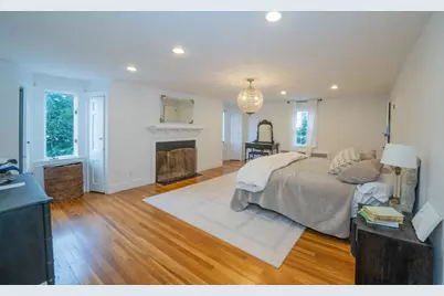 642 Centre St, Newton, MA 02458 - Photo 21