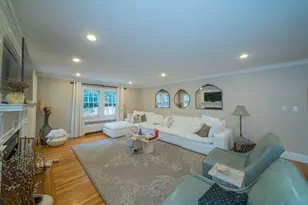 642 Centre St, Newton, MA 02458 - Photo 5