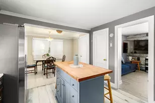 17 Lincoln Ave, Millbury, MA 01527 - Photo 9