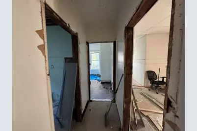 131 College St, Springfield, MA 01109 - Photo 9