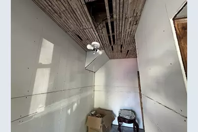 131 College St, Springfield, MA 01109 - Photo 5