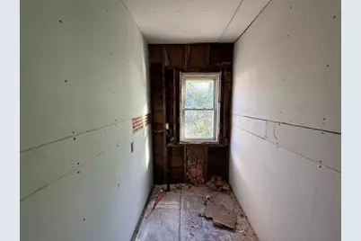 131 College St, Springfield, MA 01109 - Photo 13