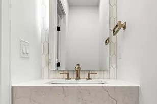 327 Alewife Brook Pkwy, Somerville, MA 02144 - Photo 33