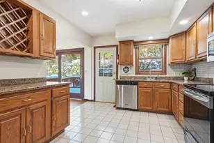 16 Battlemarch Way, Woburn, MA 01801 - Photo 9