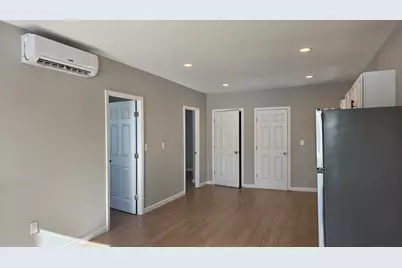 31 Hicks St #1, New Bedford, MA 02740 - Photo 3